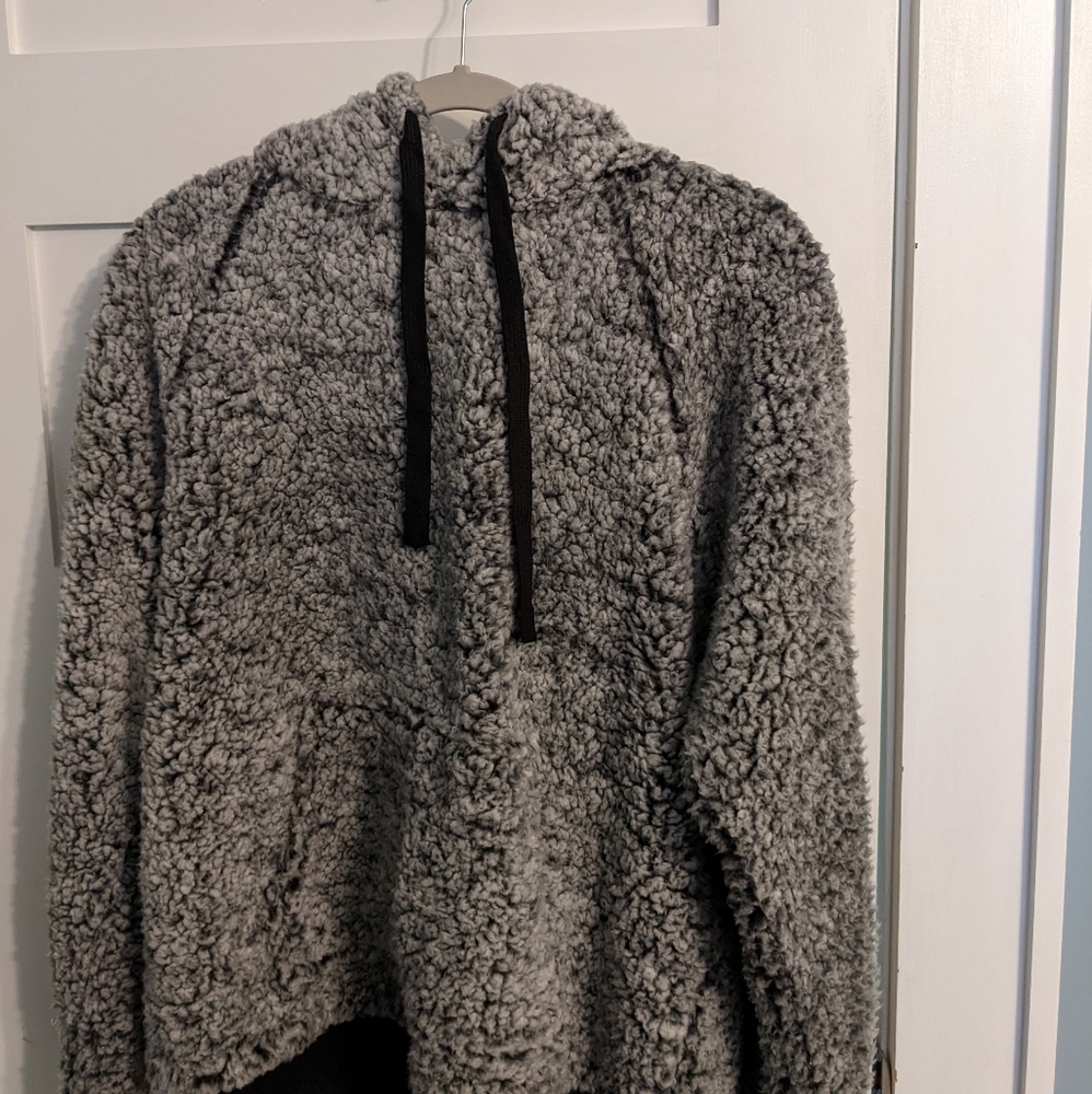 Fuzzy pullover